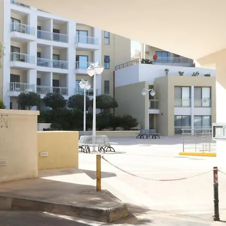 Th1 - Modern Stylish Holiday Apartment Marsaskala