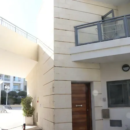 Th1 - Modern Stylish Holiday Apartment